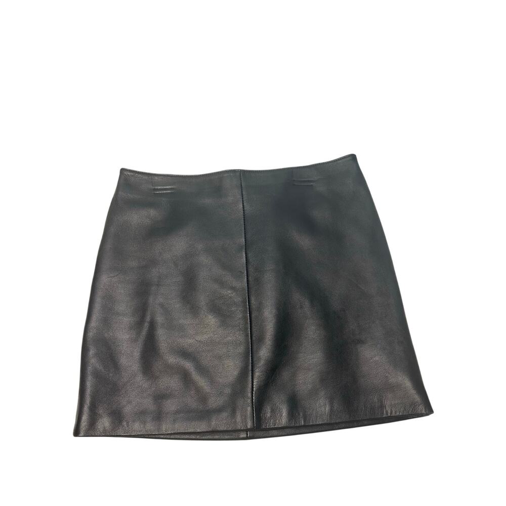 Old Navy Women's black leather mini skirt excellent condition size 2